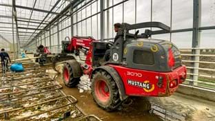 Oostland Company - Removing growing gutters - 13.500 m¹